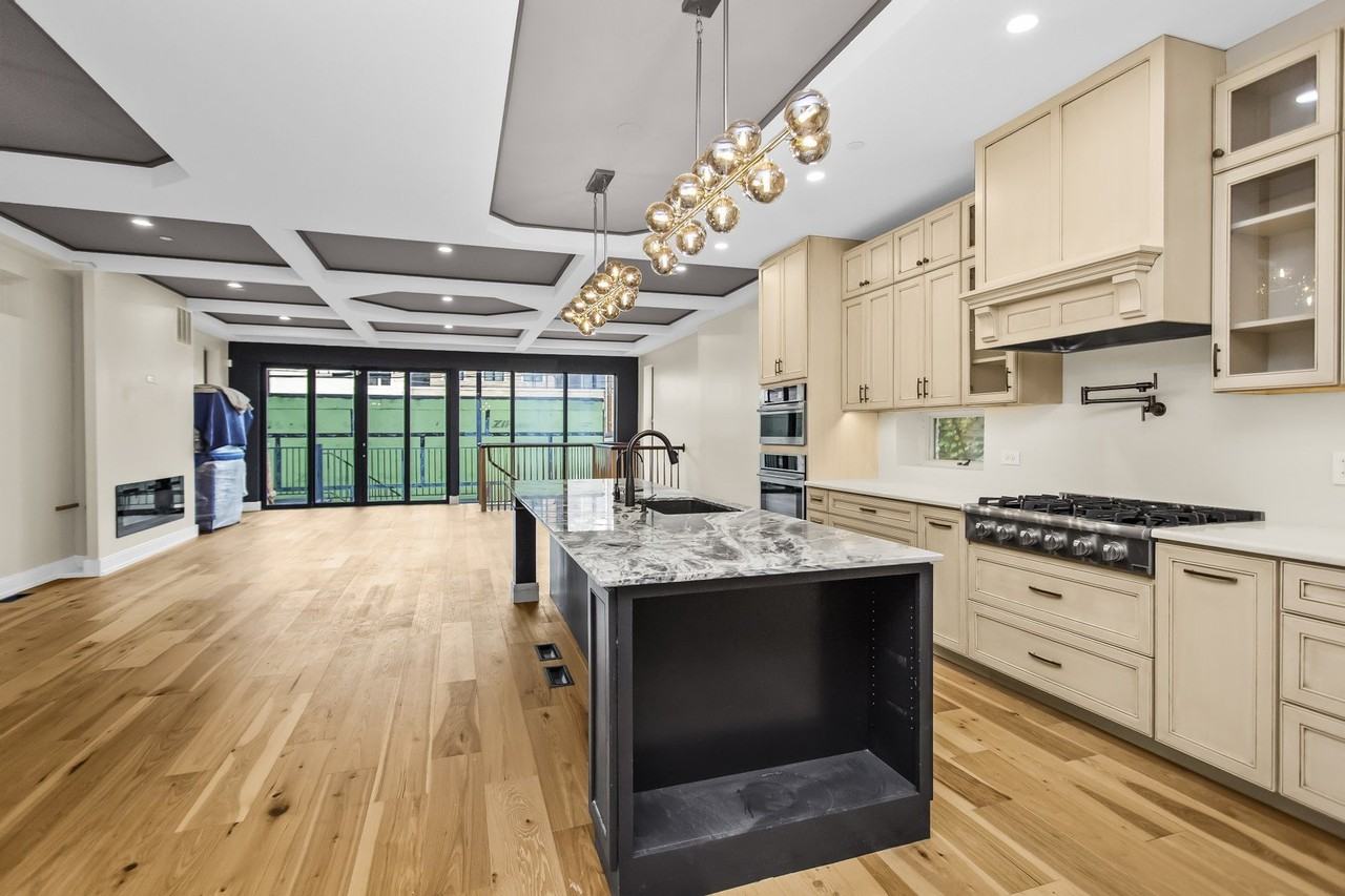 1230 W Newport Ave - Photo 7 of 30