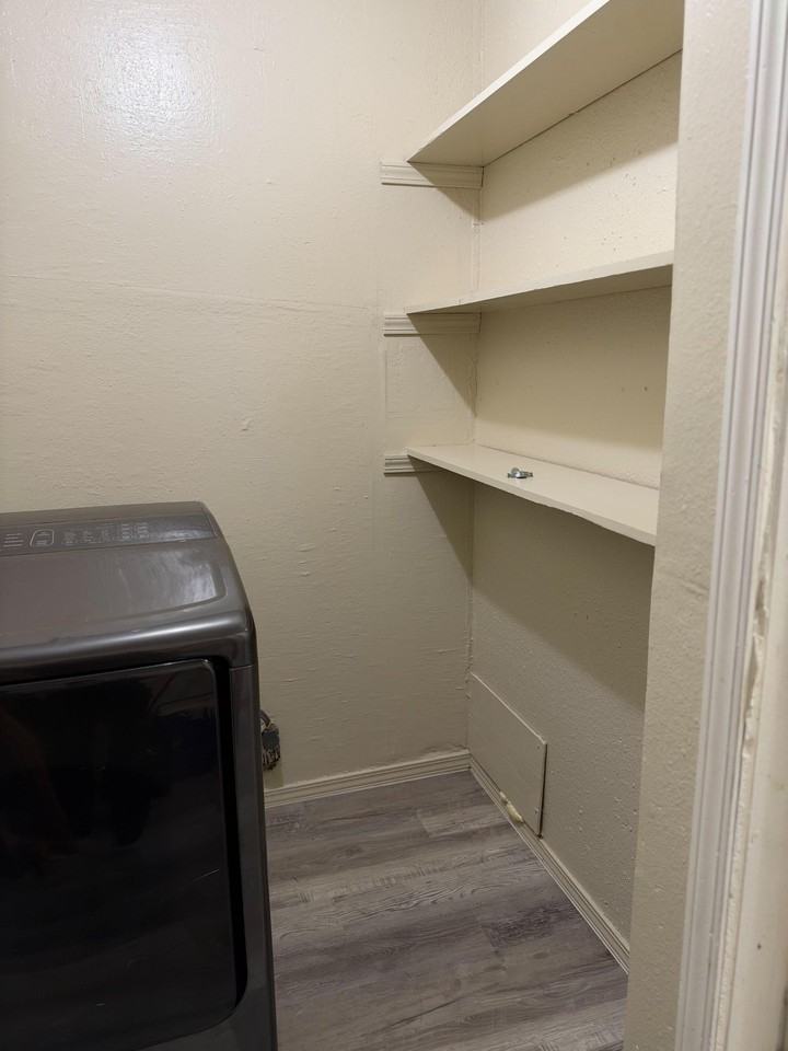 Cleardale Dr - Photo 2 of 40