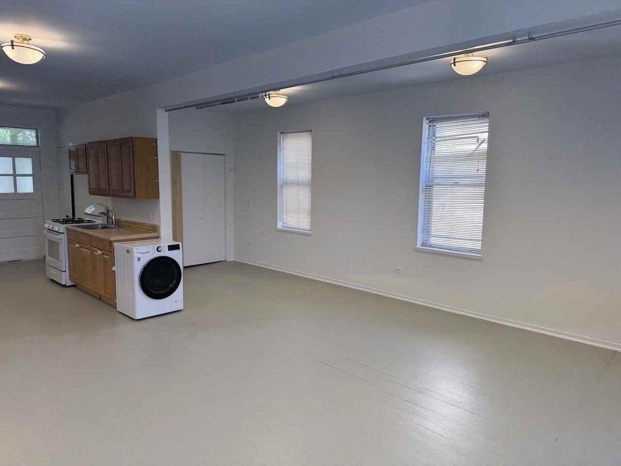 2019 N Damen Ave #2R - Photo 4 of 9
