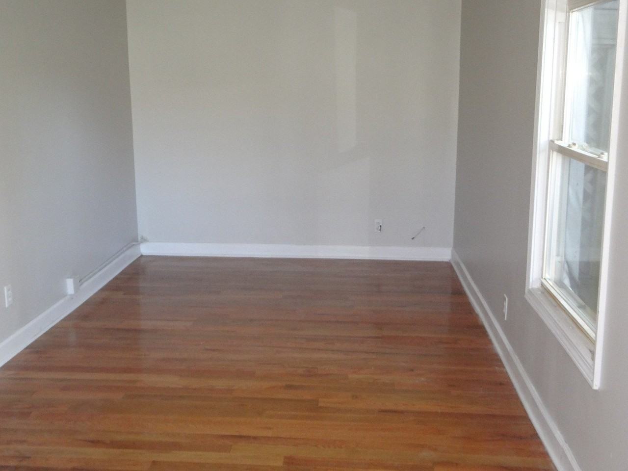 1022 Saylor St - Photo 3 of 6