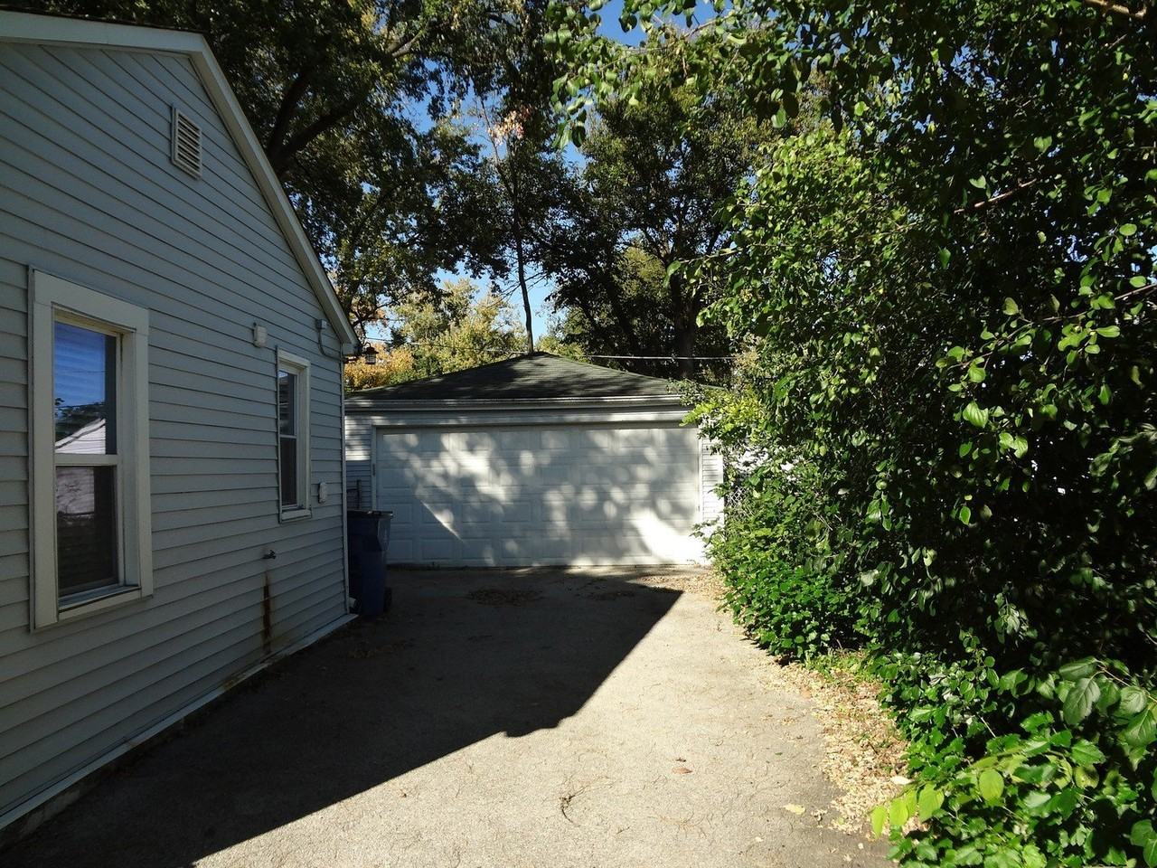 1022 Saylor St - Photo 6 of 6