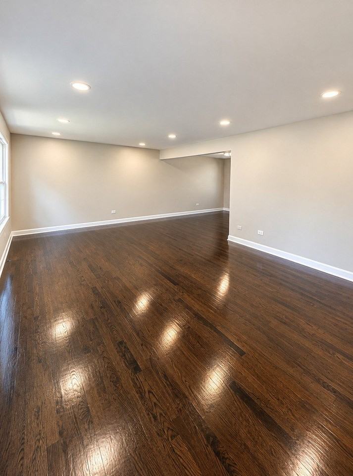 17140 University Ave - Photo 4 of 14