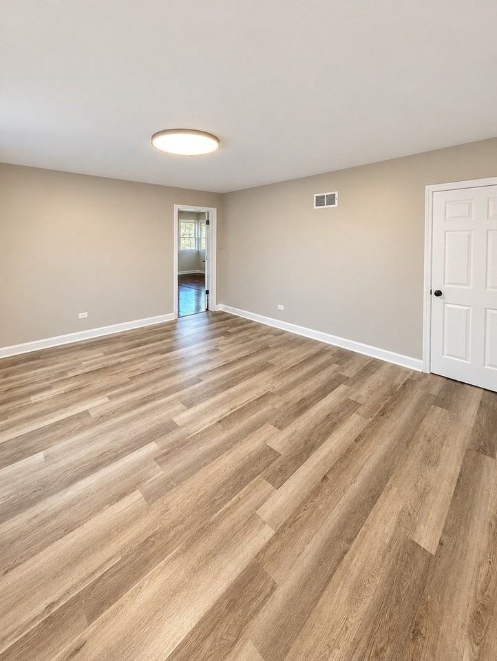 17140 University Ave - Photo 6 of 14
