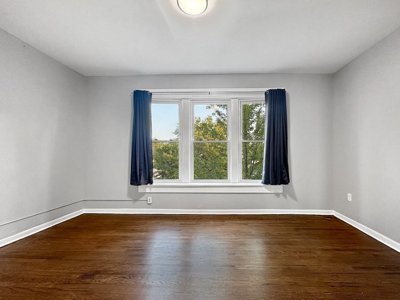 1840 W 65th St #2 - Photo 4 of 15