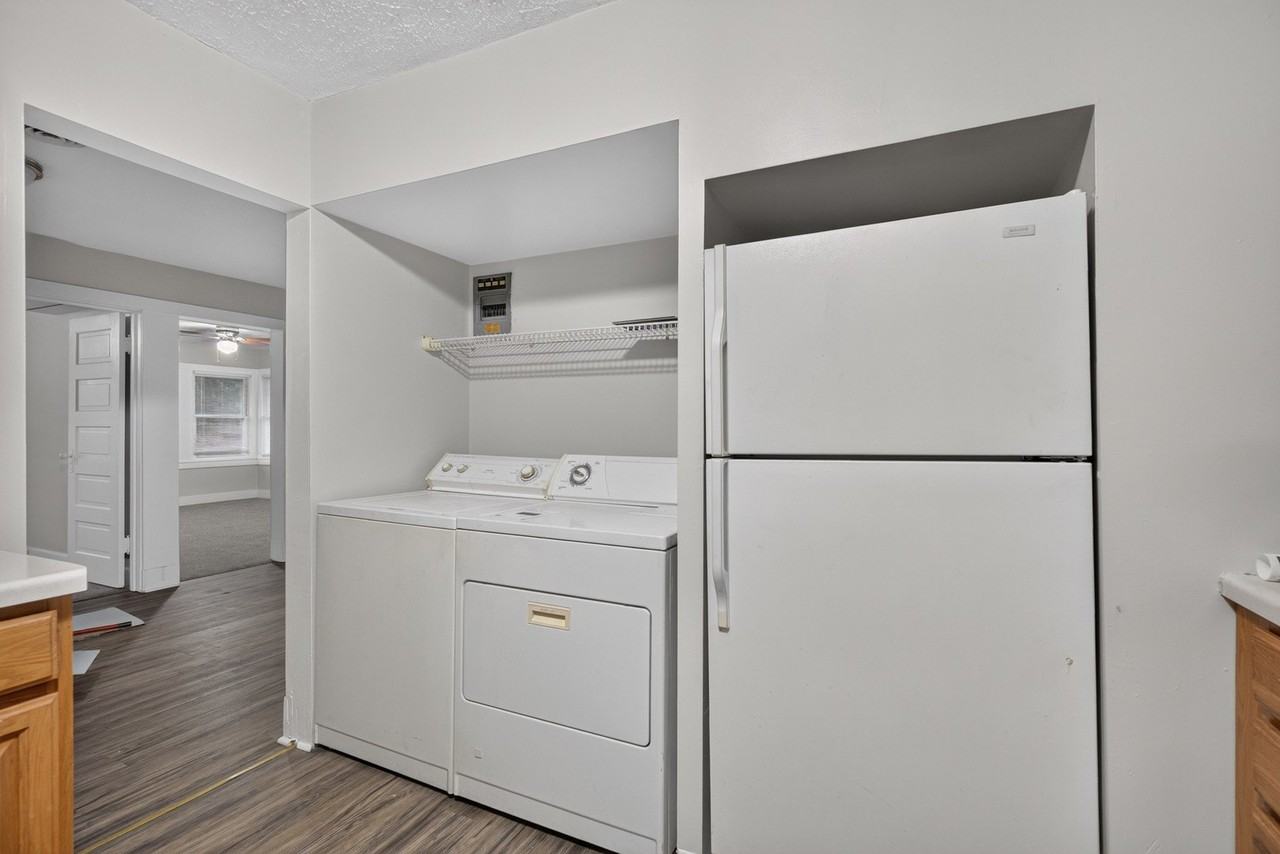 611 Webster St #B - Photo 5 of 12