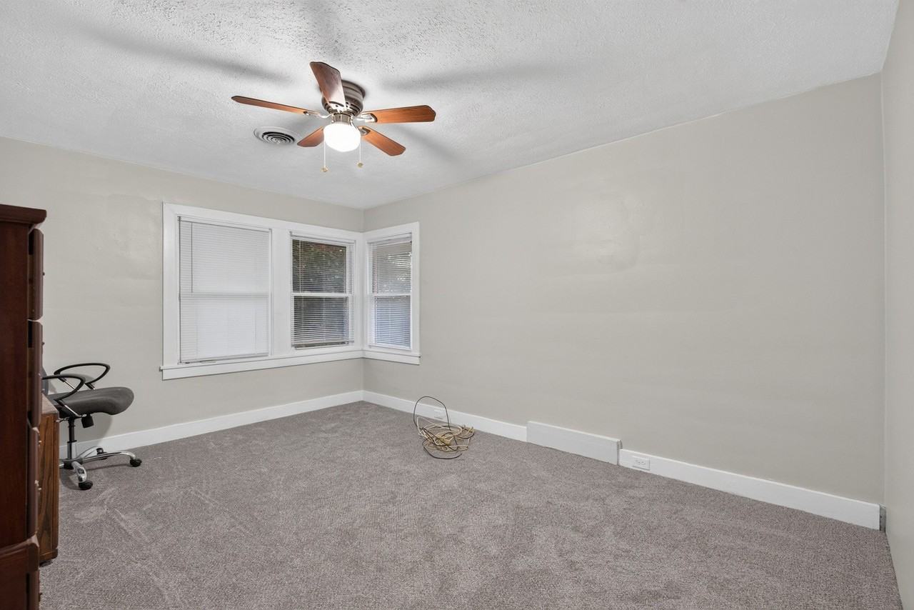 611 Webster St #B - Photo 6 of 12