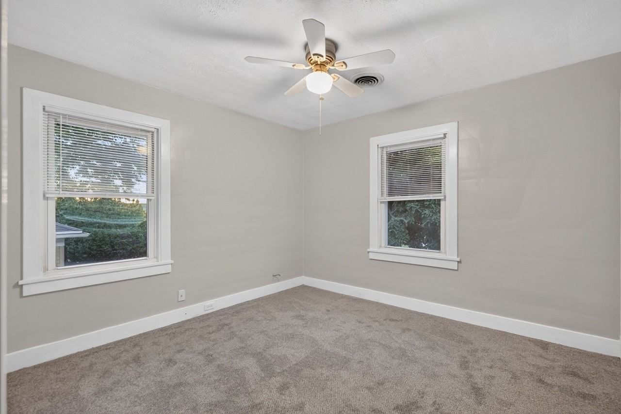 611 Webster St #B - Photo 7 of 12