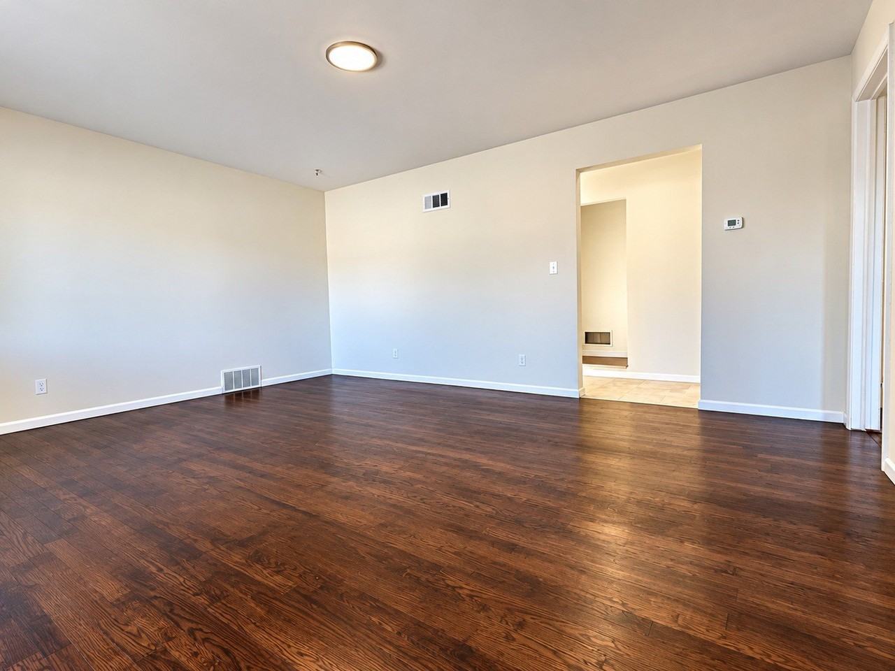 1304 Freeland Ave - Photo 2 of 11
