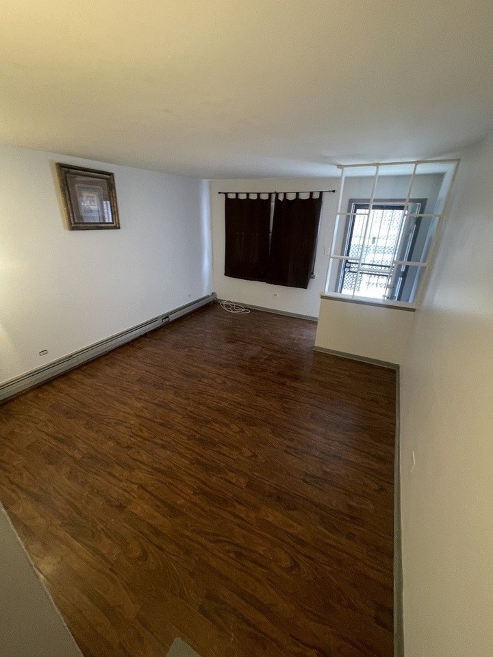 7208 S East End Ave #B - Photo 2 of 16