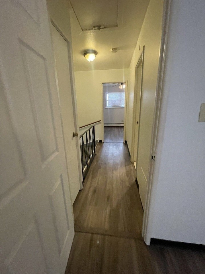 7208 S East End Ave #B - Photo 4 of 16