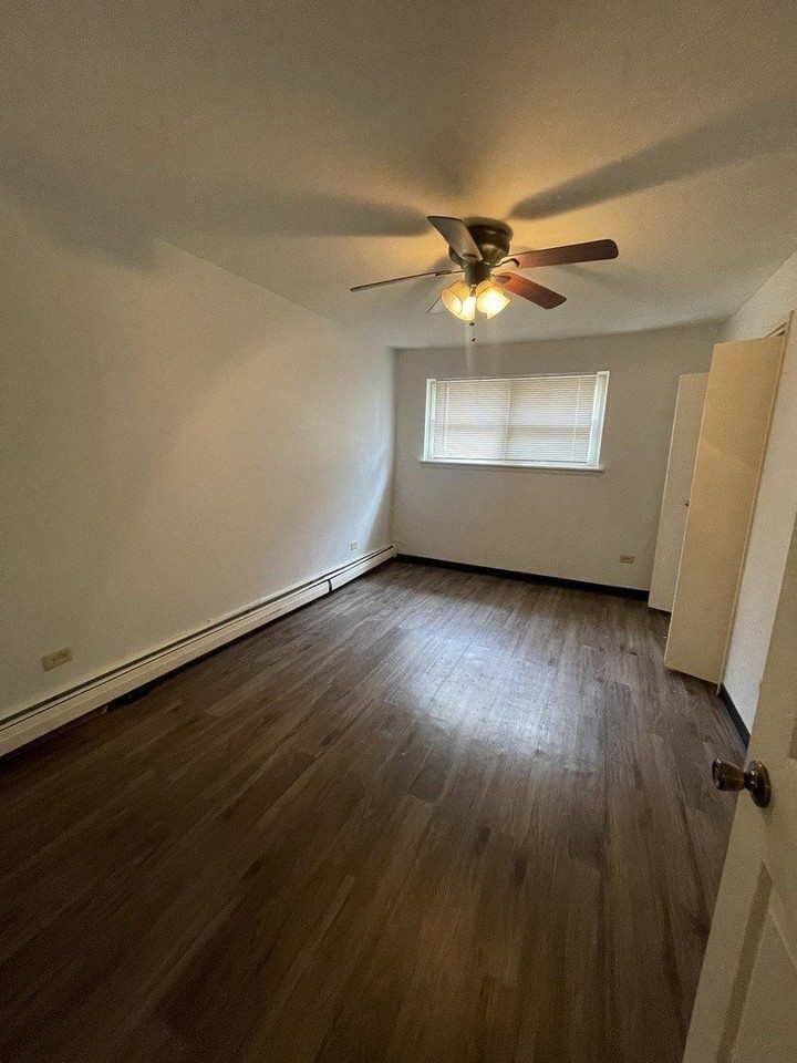 7208 S East End Ave #B - Photo 6 of 16