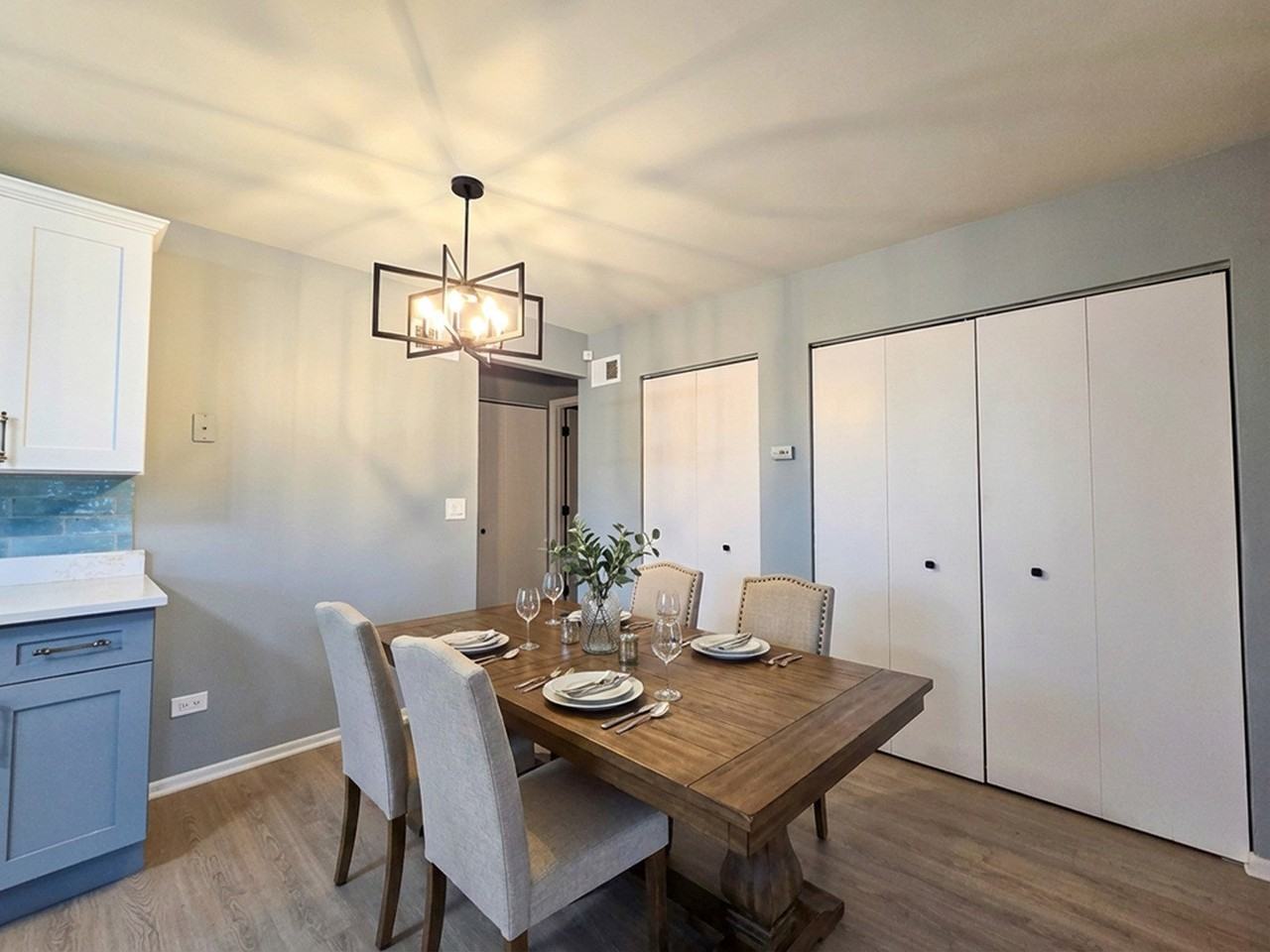 136 Virginia Ct - Photo 4 of 10