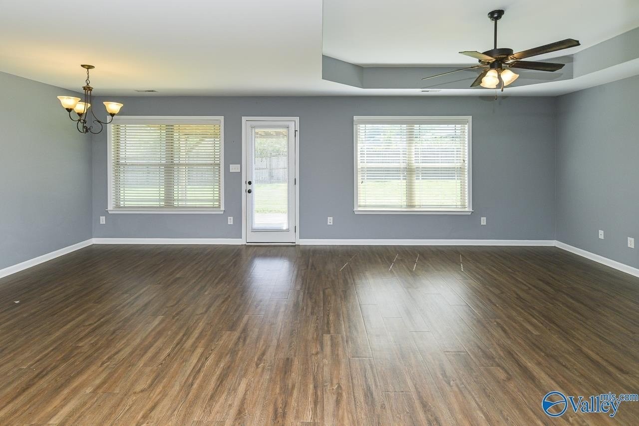 111 Stratman Dr - Photo 3 of 20