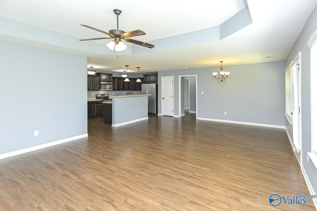 111 Stratman Dr - Photo 5 of 20
