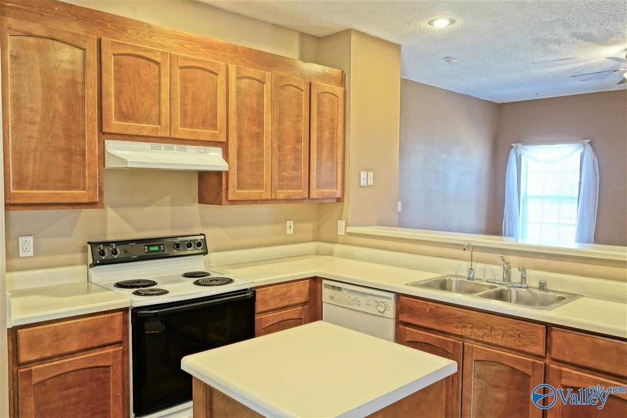 224 River Oaks Dr - Photo 5 of 19