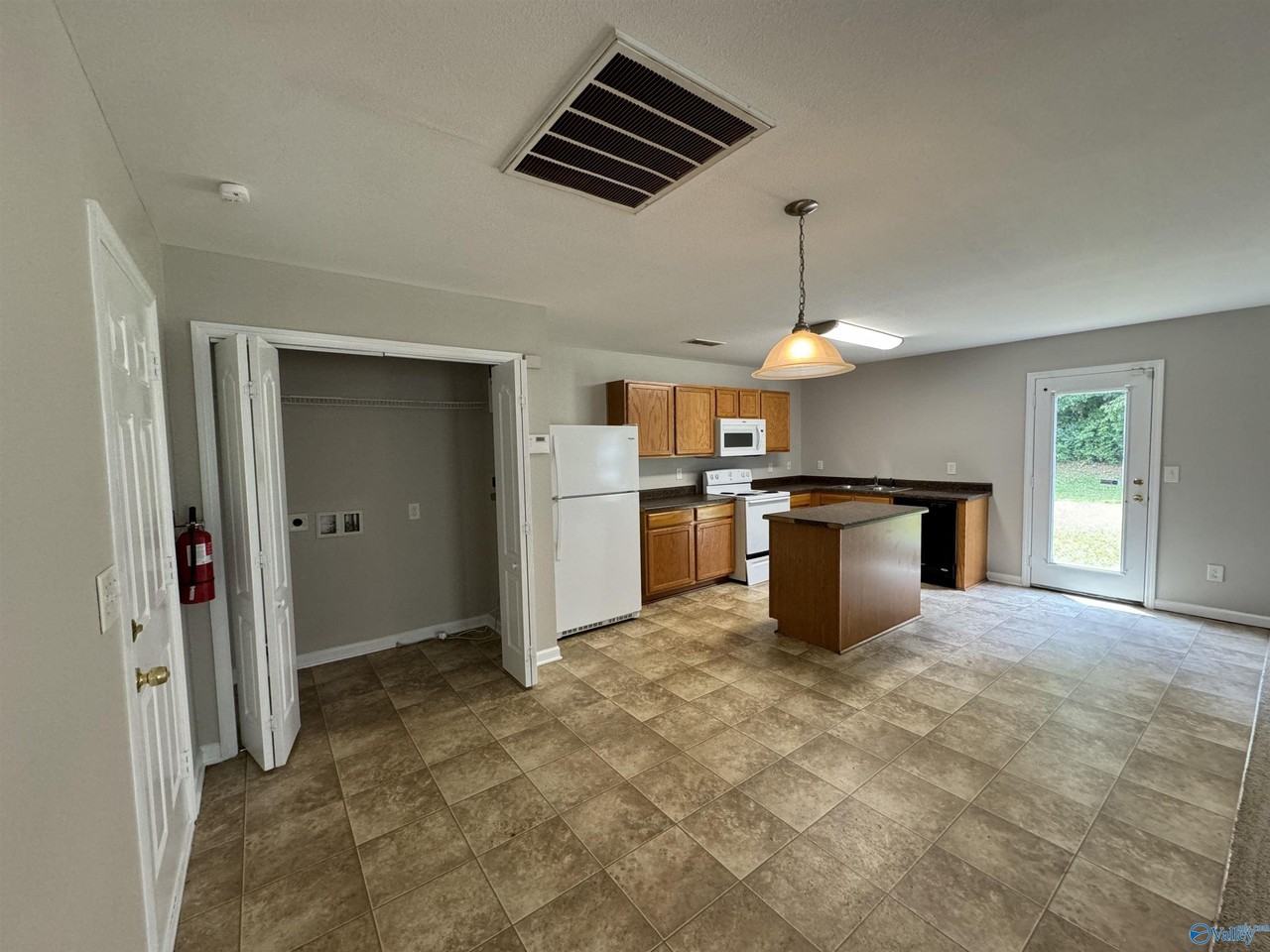 188 Cloverbrook Dr - Photo 4 of 13
