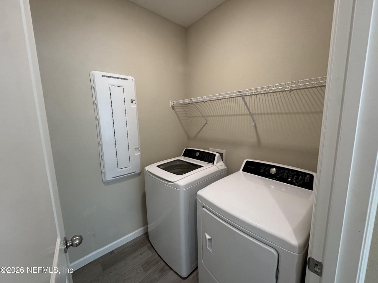 2149 Sequoia Ct - Photo 3 of 26