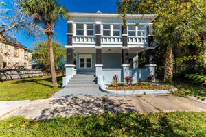 featured image of 215 E 3rd St