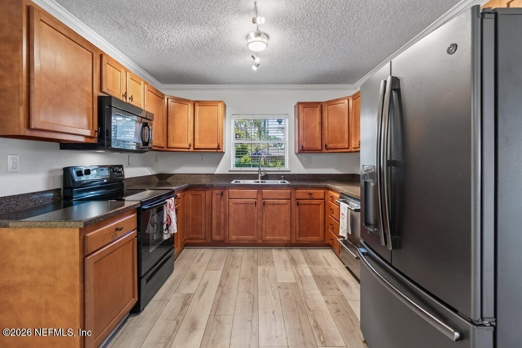 1879 George St - Photo 6 of 29