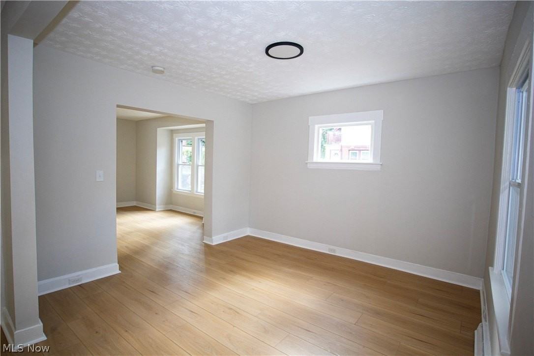 4463 W 20th St - Photo 3 of 19