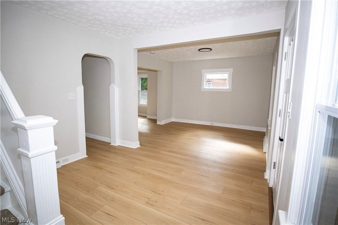4463 W 20th St - Photo 4 of 19