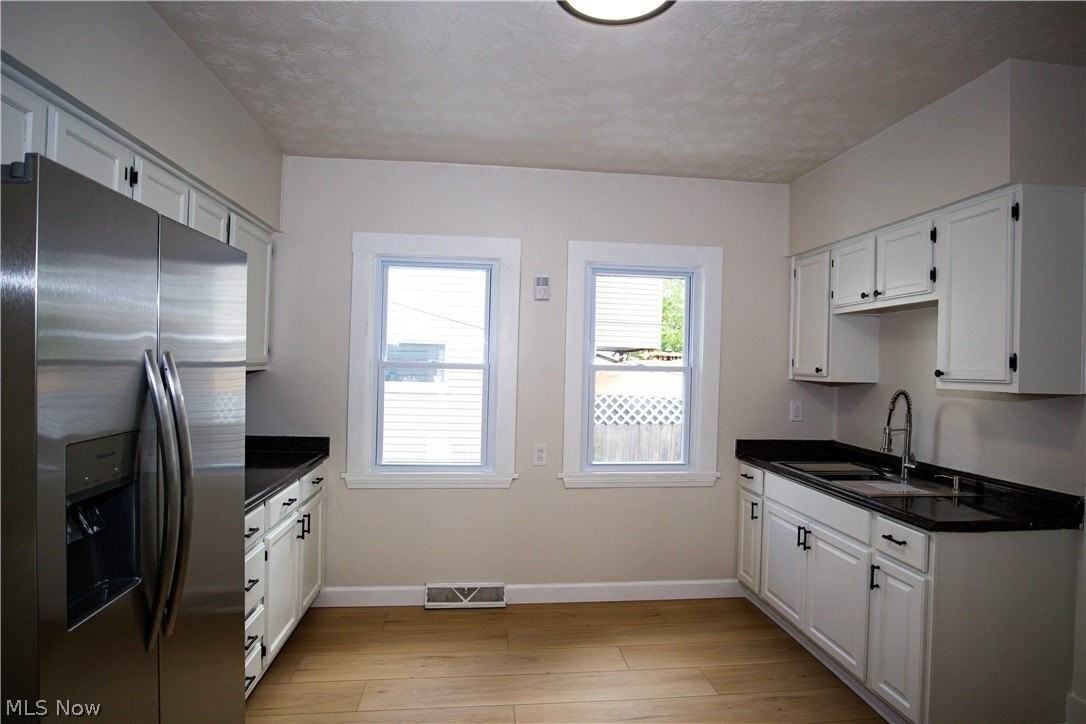 4463 W 20th St - Photo 6 of 19