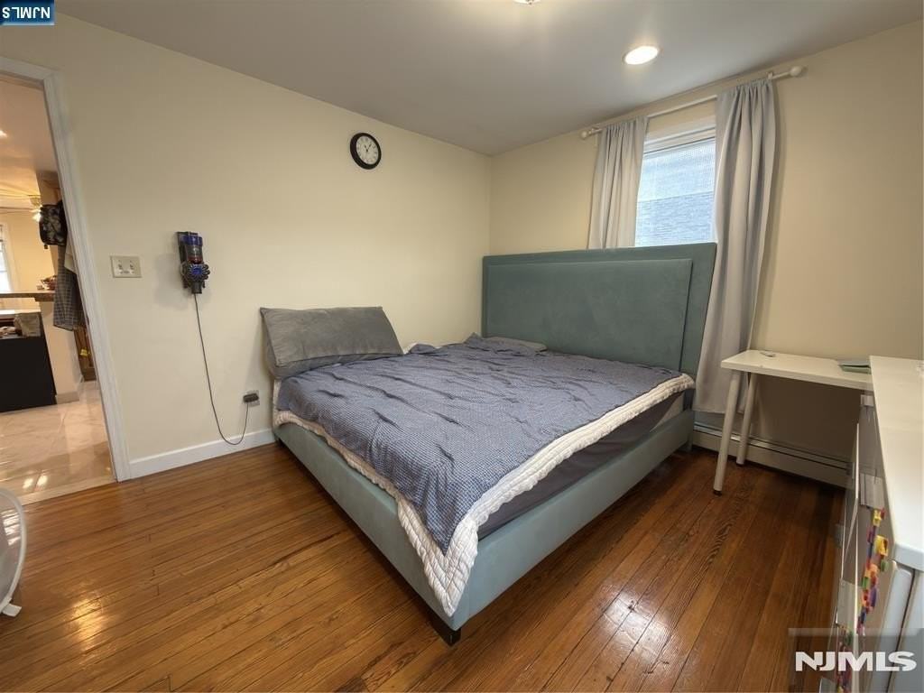 500 Jane St #2 - Photo 5 of 11