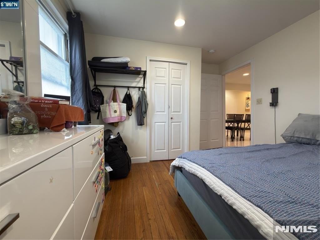 500 Jane St #2 - Photo 6 of 11