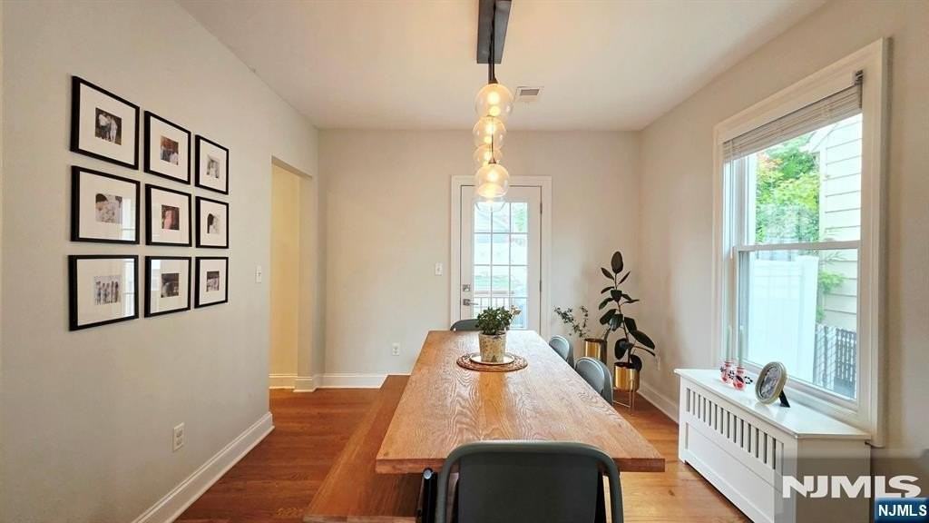 271 Castle Ter - Photo 3 of 17