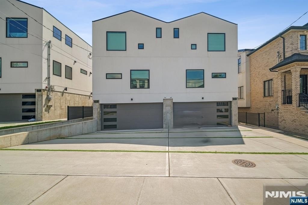 66 Henry Ave #B - Photo 2 of 40