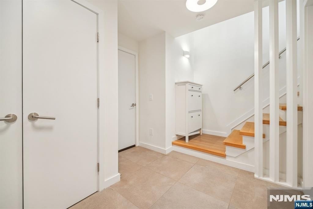 66 Henry Ave #B - Photo 5 of 40