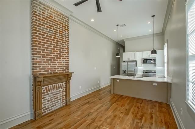 1933 4th St - Photo 3 of 17