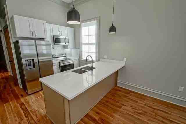 1933 4th St - Photo 5 of 17