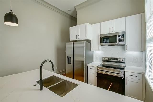 1933 4th St - Photo 6 of 17
