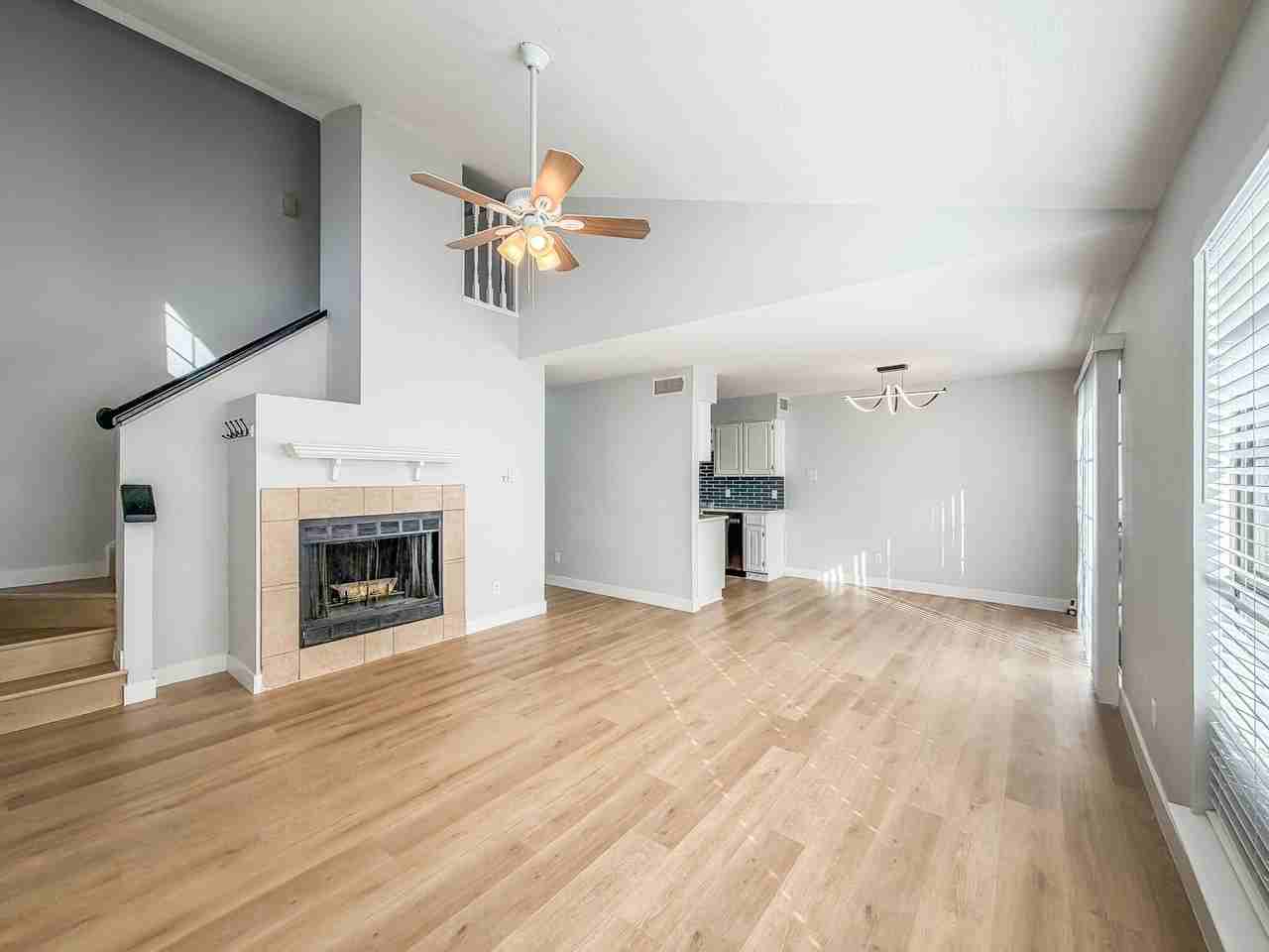 332 W Harwood Rd #B - Photo 4 of 28