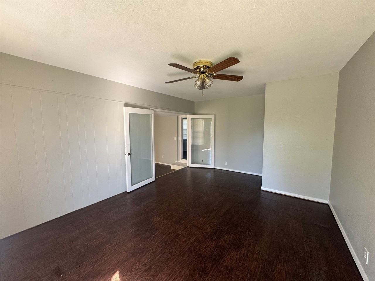 208 Barrett Dr - Photo 4 of 4