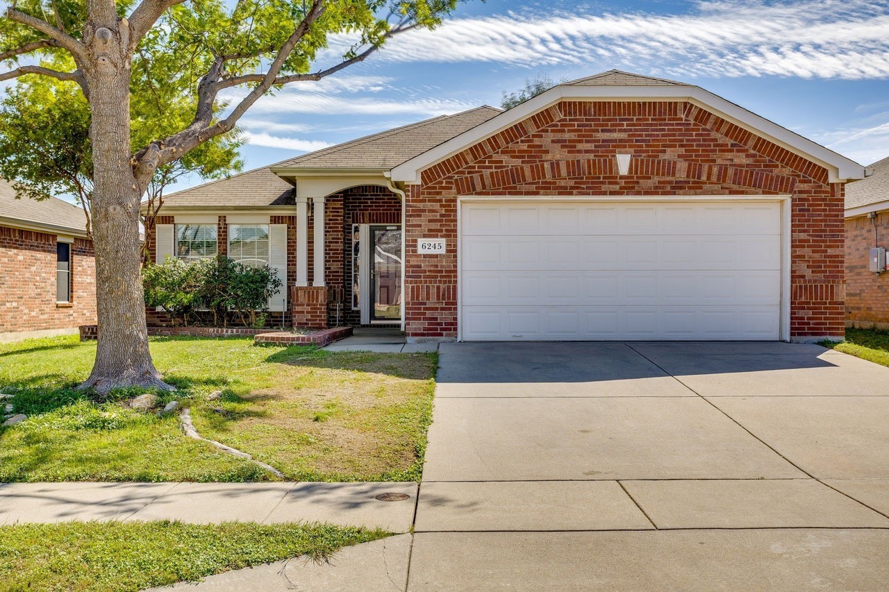 6245 Trinity Creek Dr - Photo 4 of 33
