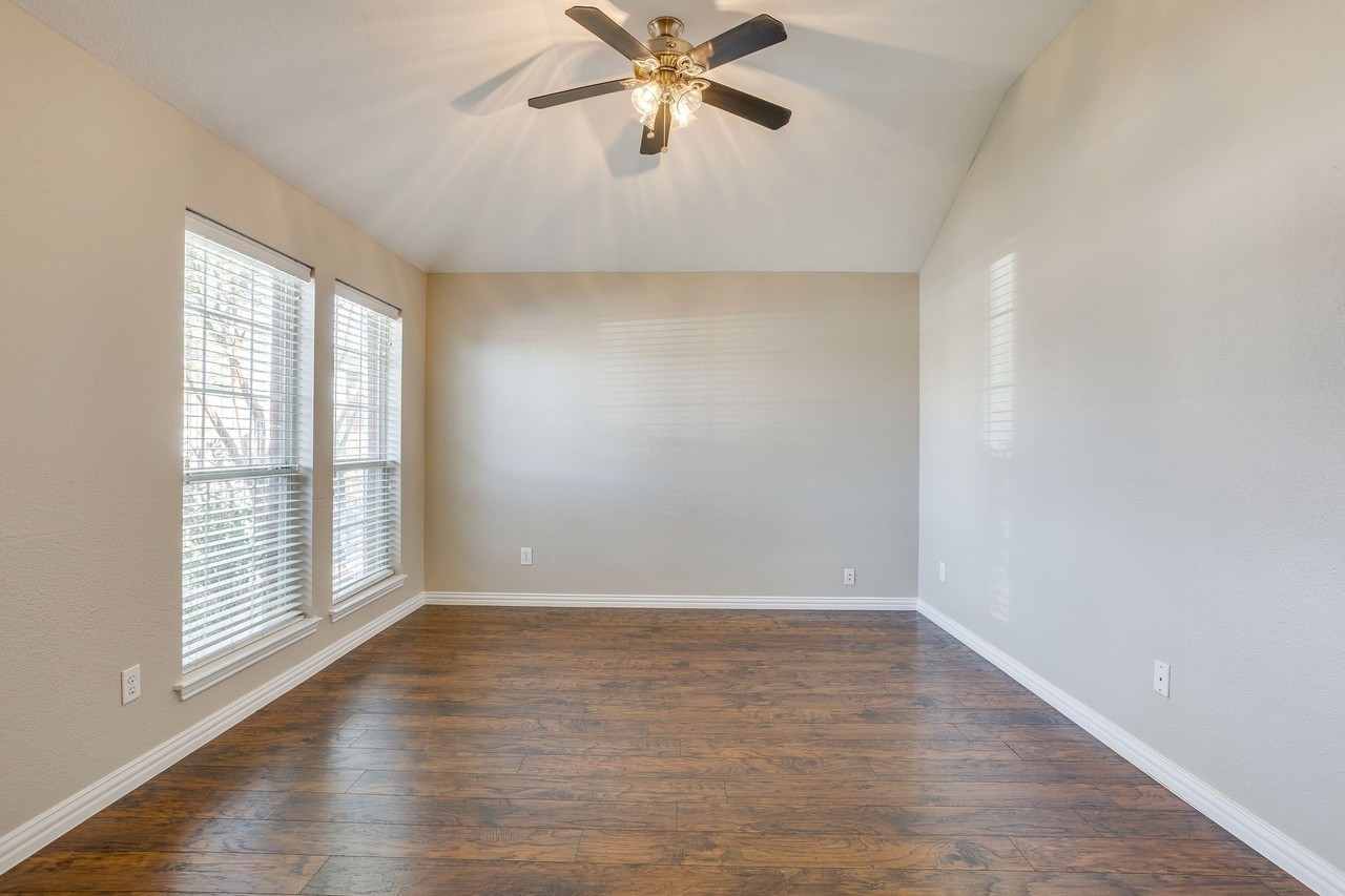 6245 Trinity Creek Dr - Photo 6 of 33