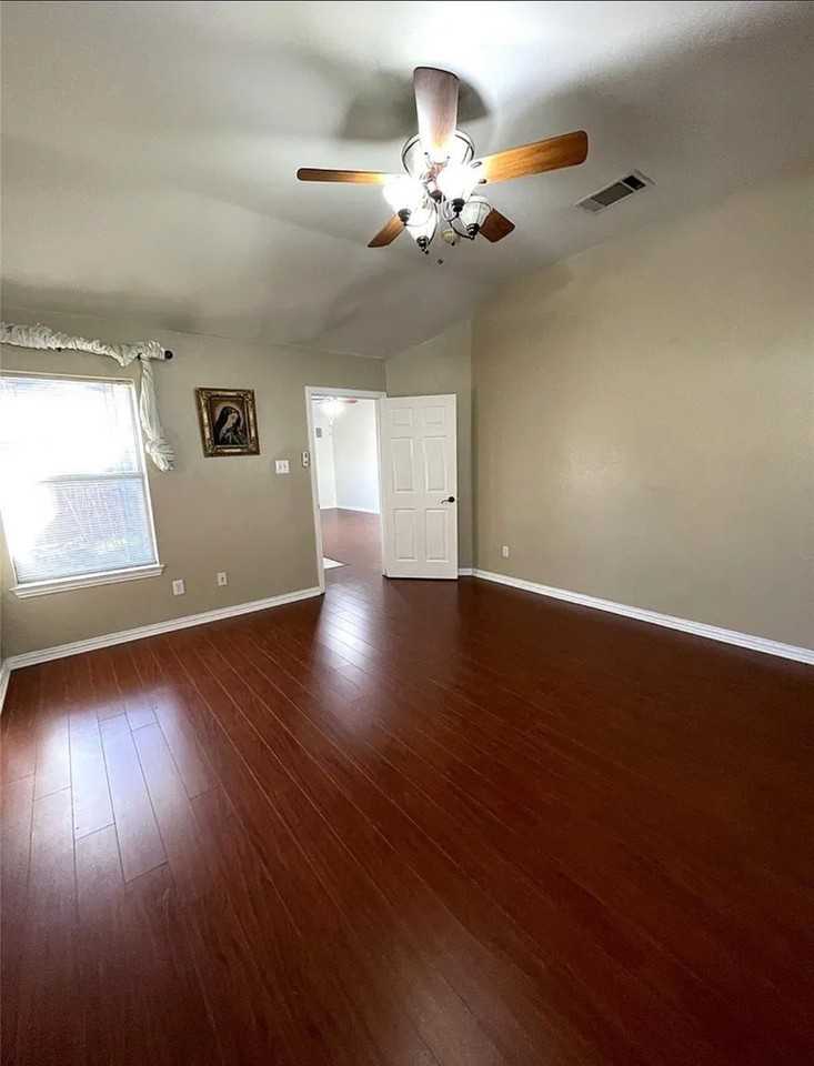 8574 Western Meadows Dr - Photo 4 of 20