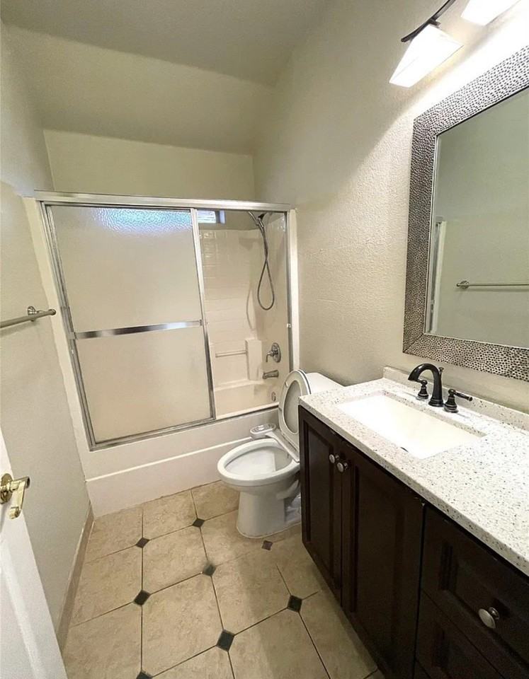 8574 Western Meadows Dr - Photo 7 of 20