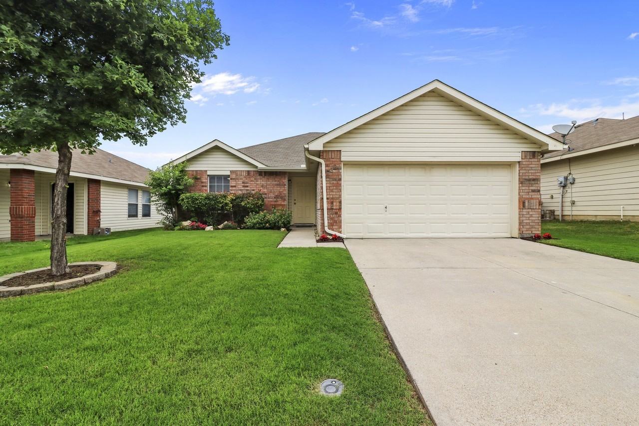 932 Poncho Ln - Photo 2 of 19