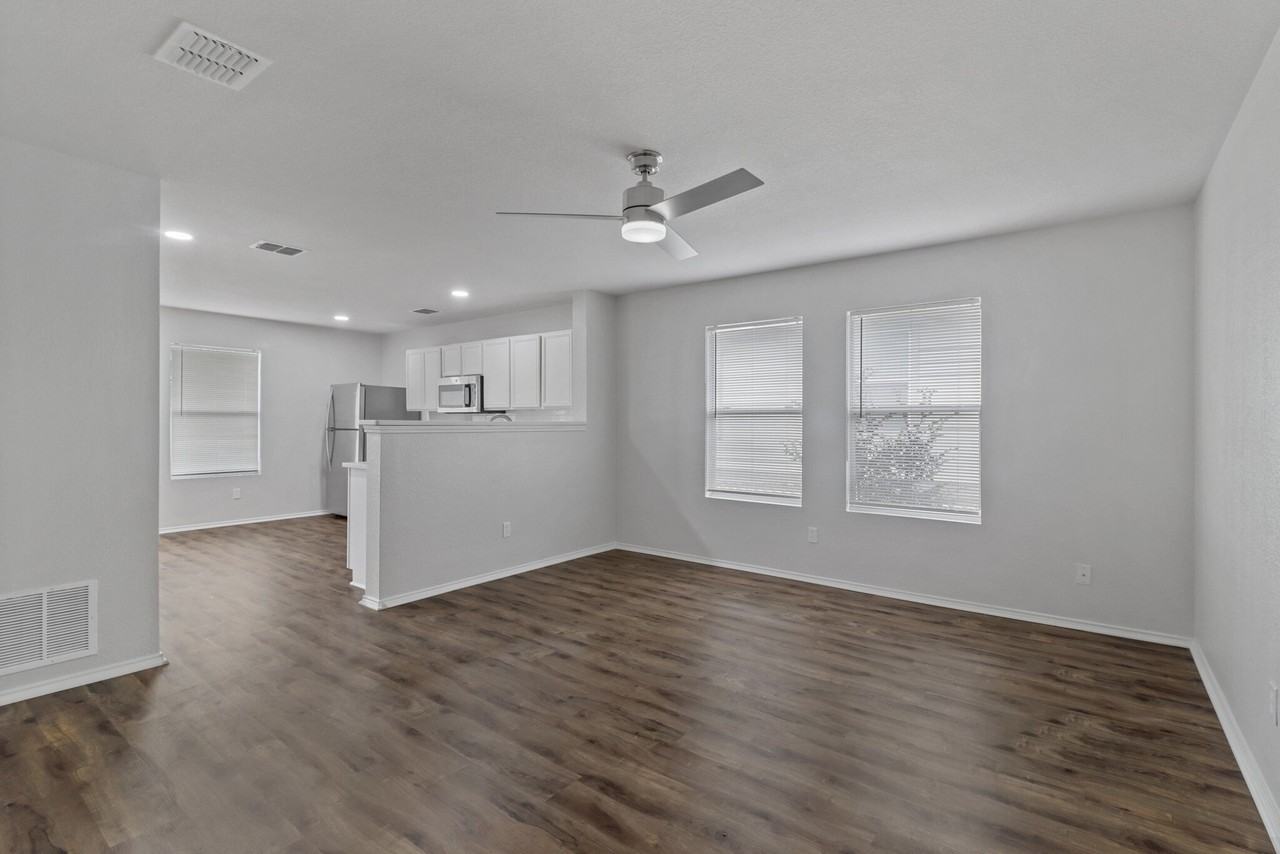 932 Poncho Ln - Photo 3 of 19