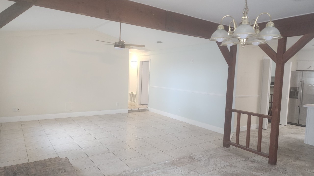254 County Road 3225 - Photo 2 of 31