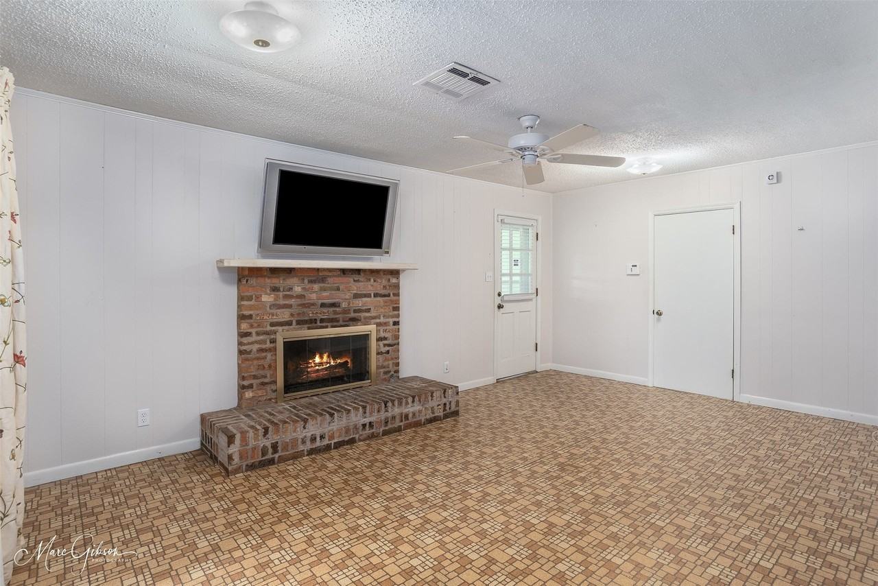 6426 Colquitt Rd - Photo 7 of 21