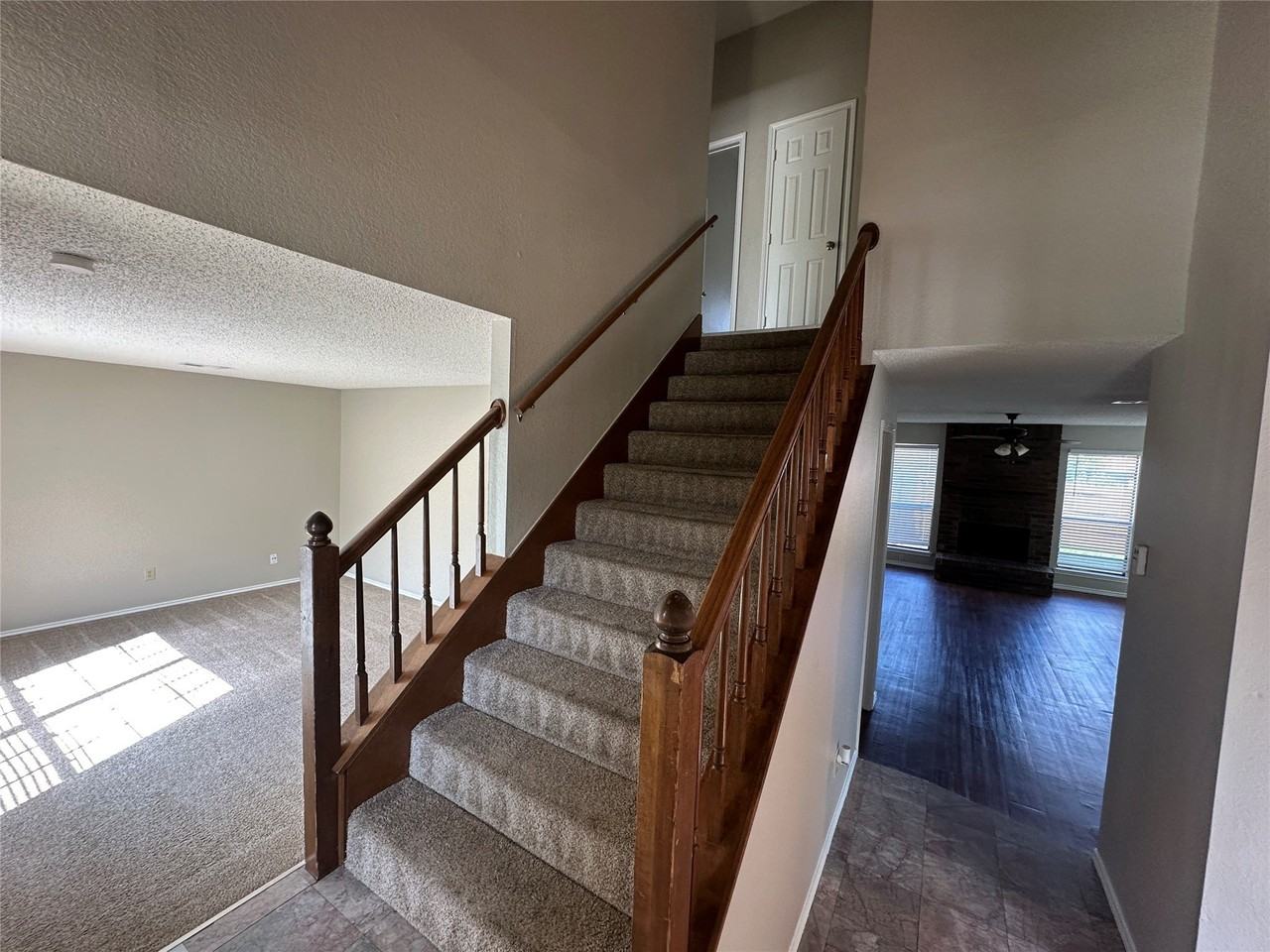 619 White Oak St - Photo 3 of 21