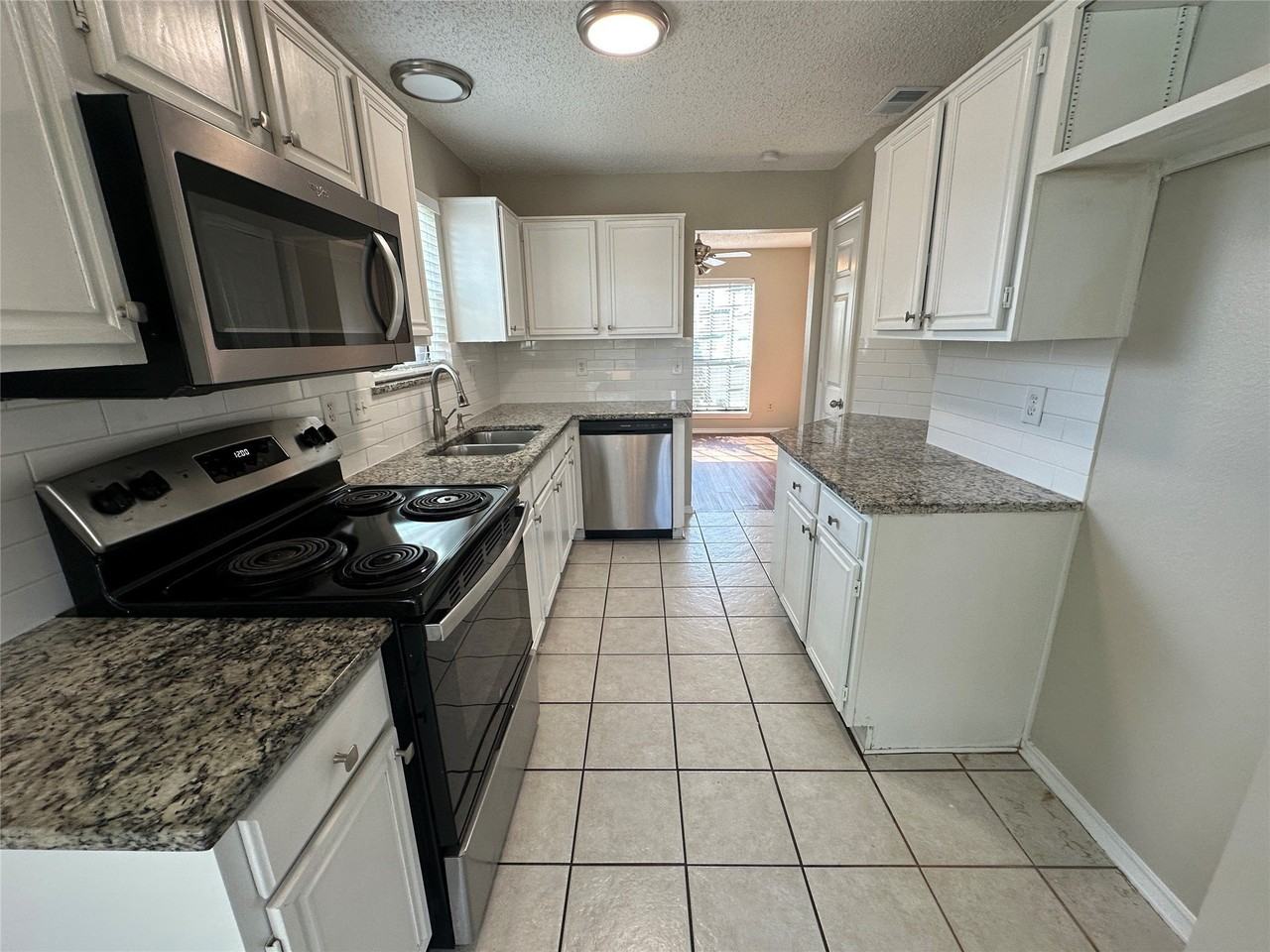 619 White Oak St - Photo 6 of 21