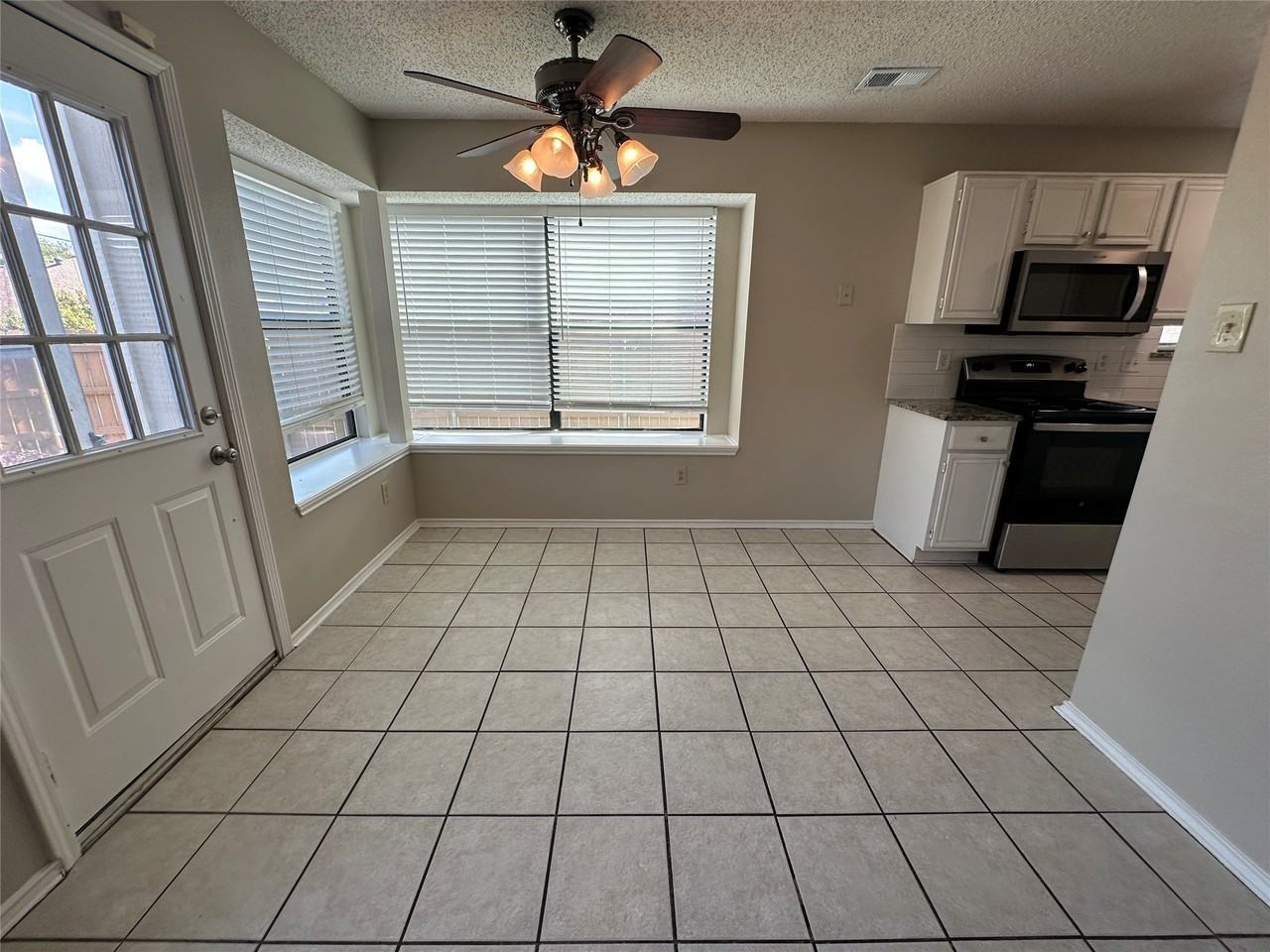 619 White Oak St - Photo 7 of 21