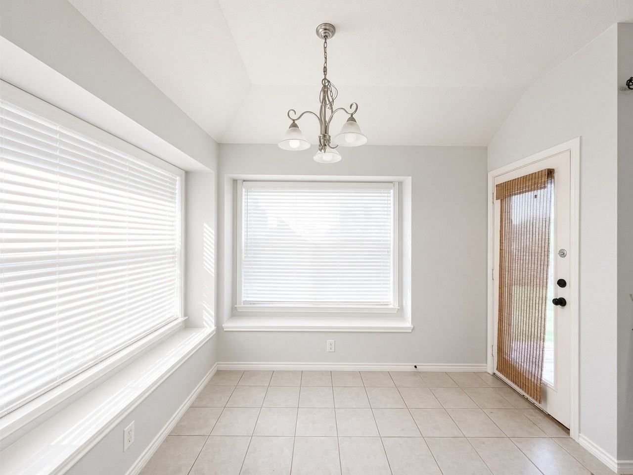 1329 Hill View Trl - Photo 5 of 14