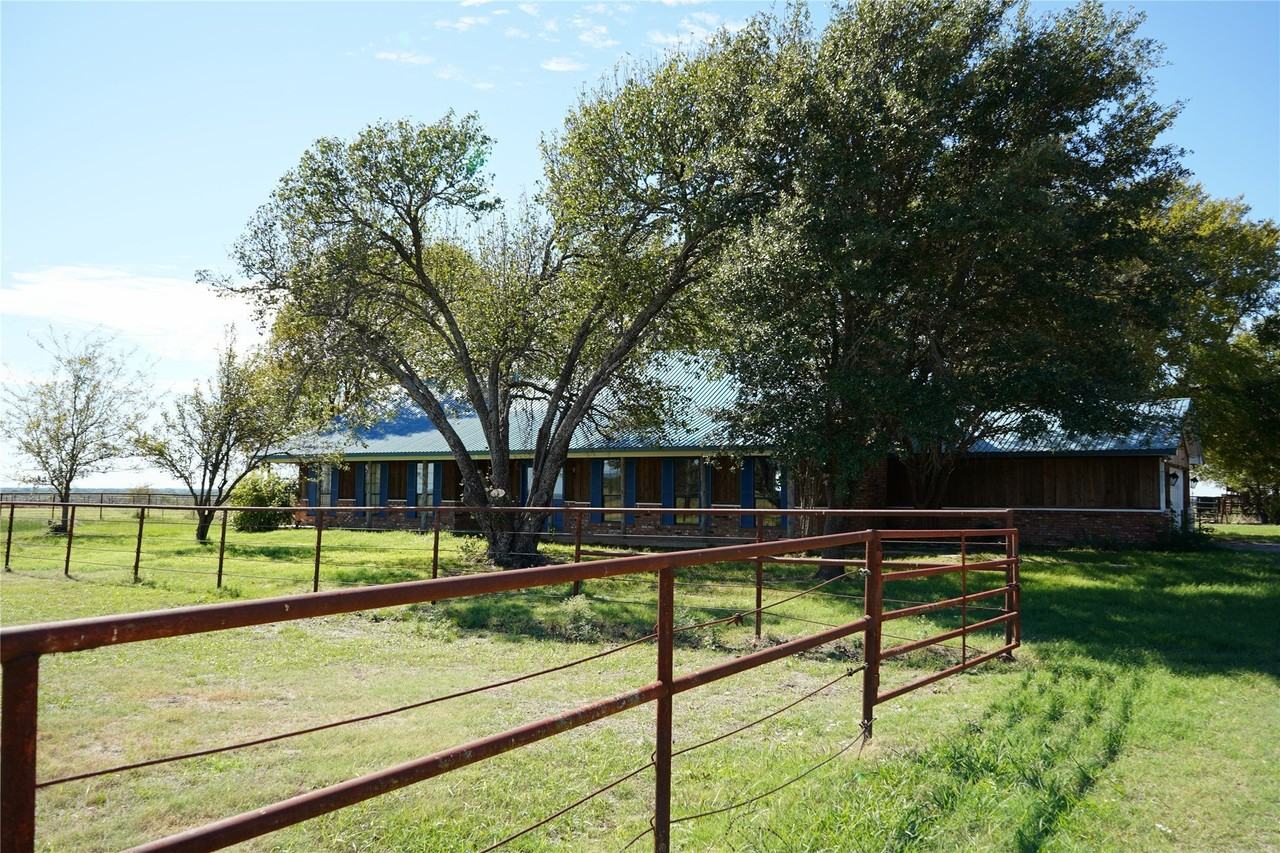 12797 Fm 1385 - Photo 2 of 35