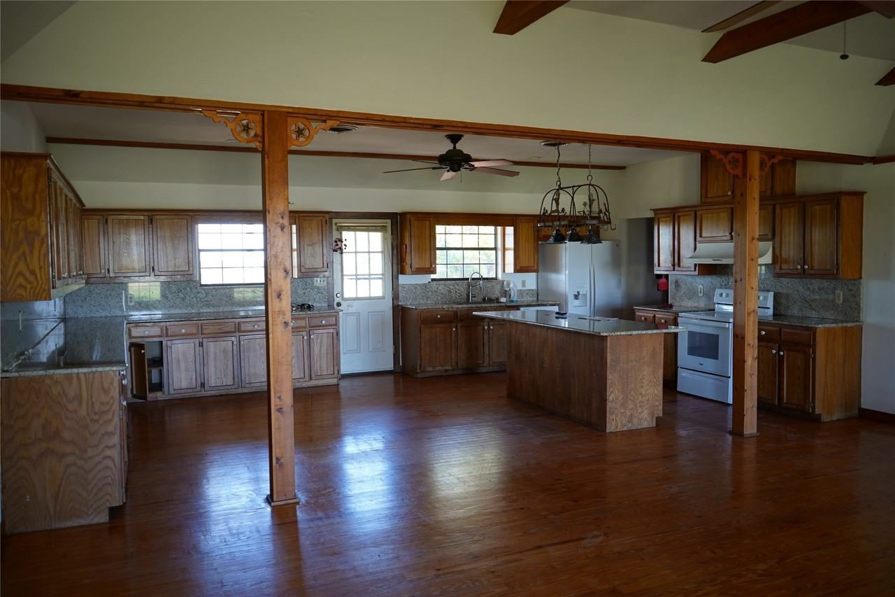 12797 Fm 1385 - Photo 5 of 35